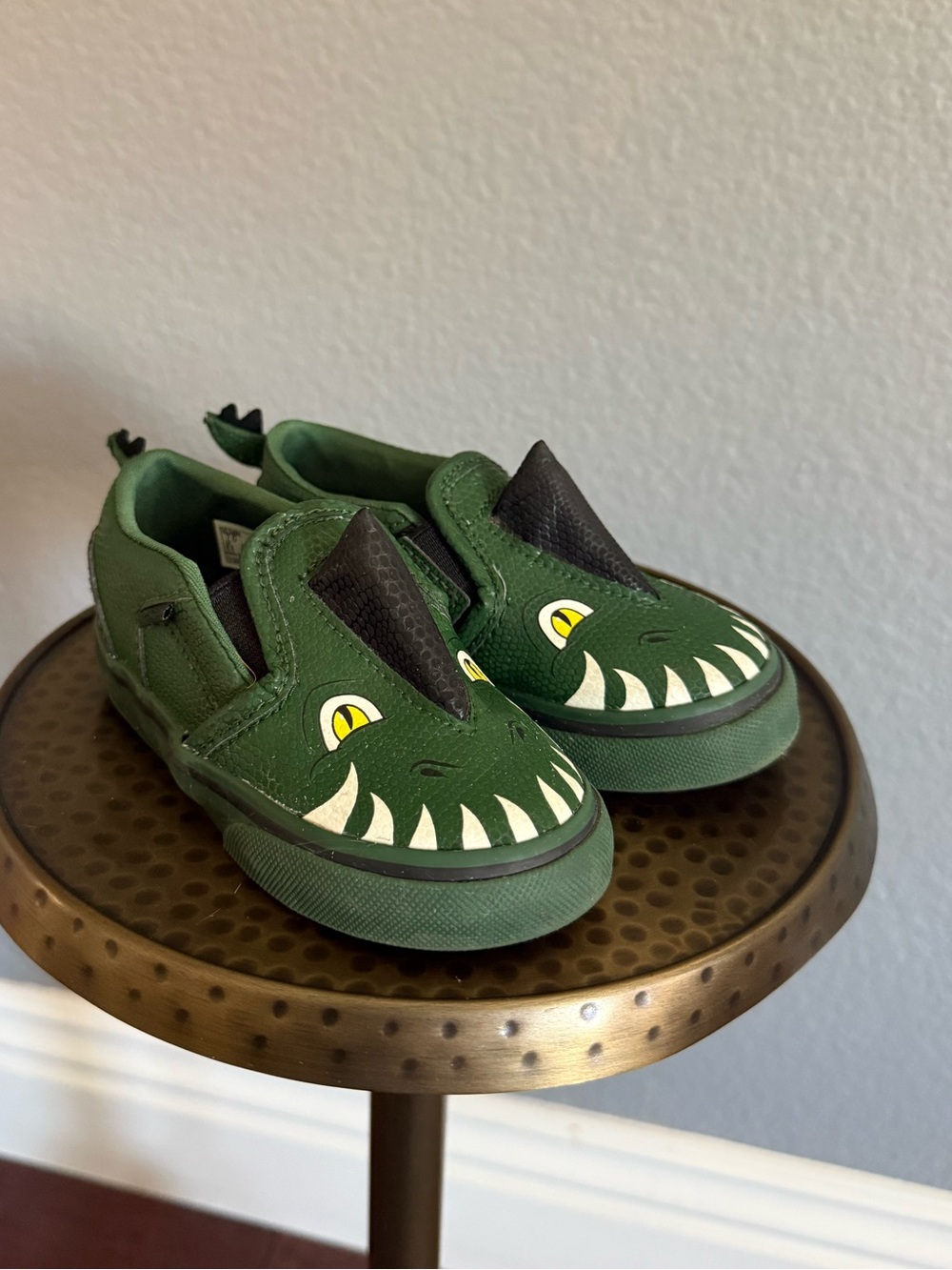 Vans Kids Asher V Slip-On Sneakers in Dino Park Green